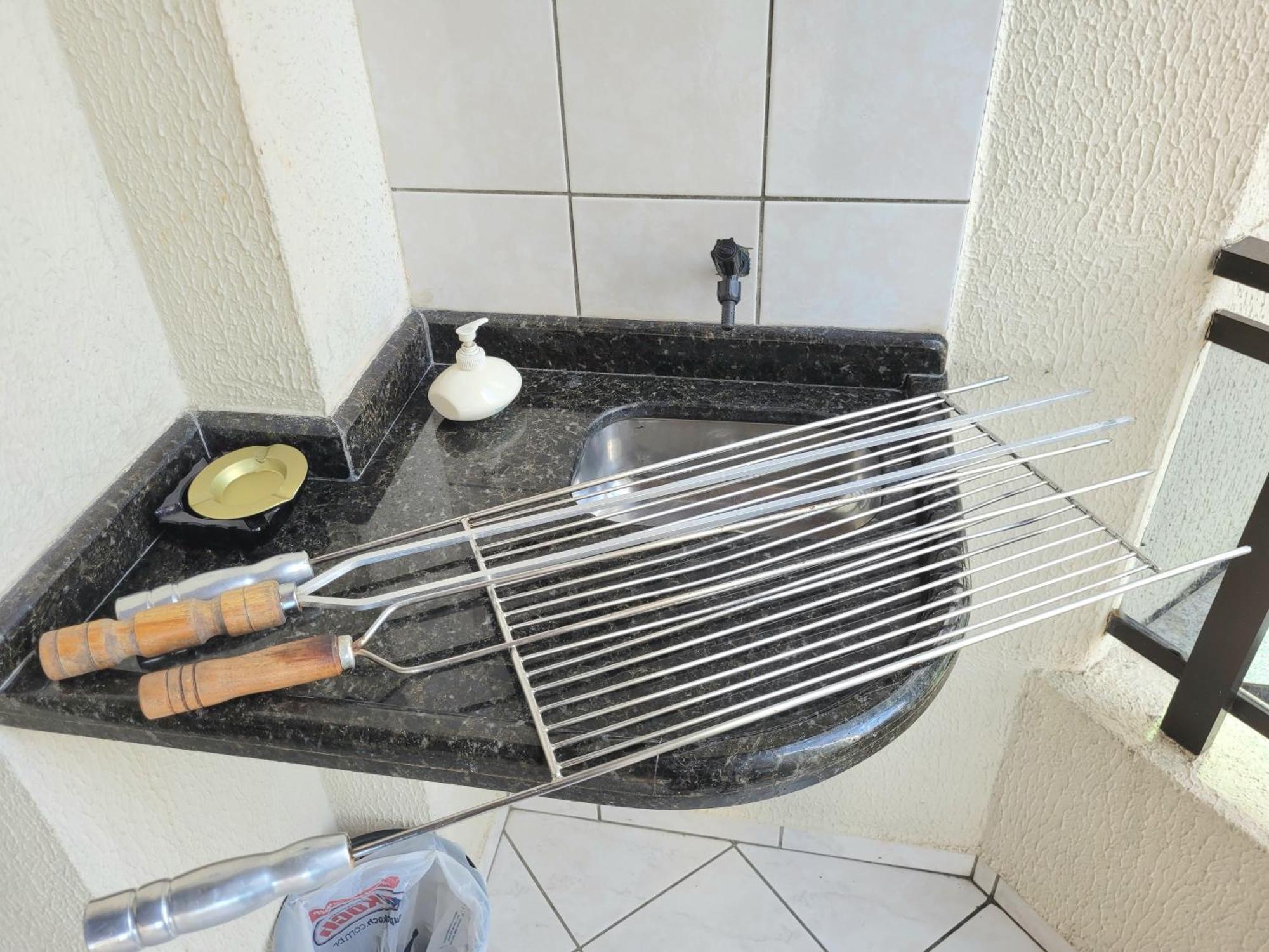 Apartamento 200 Metros Da Praia 03 Quartos Com Ar Condicionado - Meia Praia - อิตาเปมา ภายนอก รูปภาพ