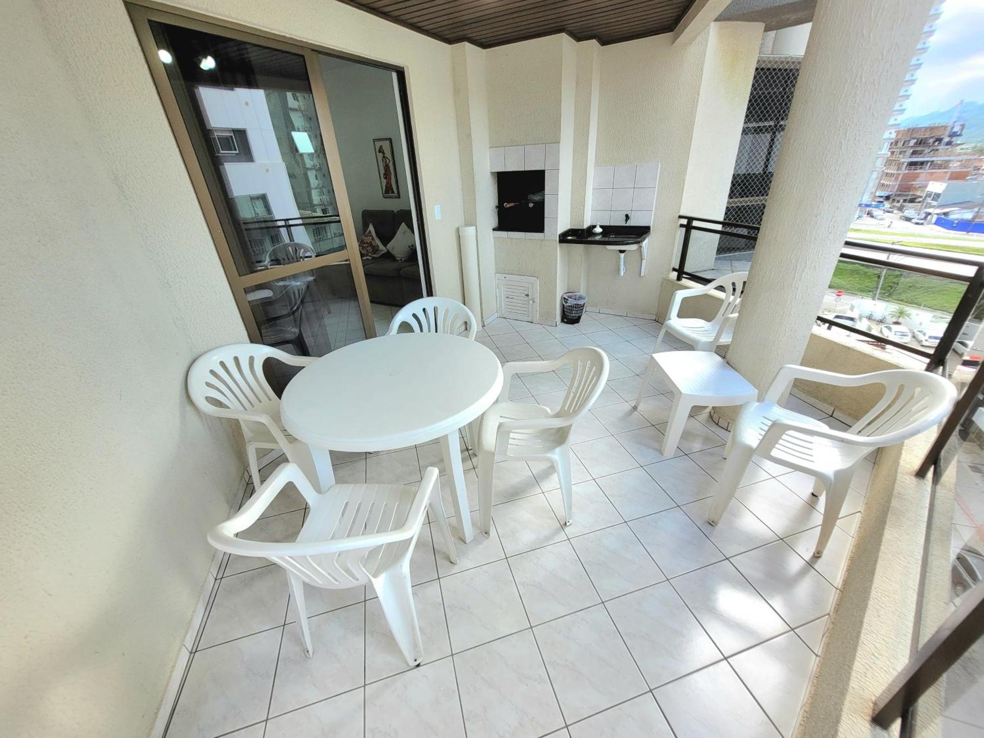 Apartamento 200 Metros Da Praia 03 Quartos Com Ar Condicionado - Meia Praia - อิตาเปมา ภายนอก รูปภาพ